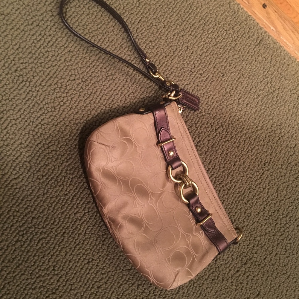 Coach Bag - Picture 2 of 5